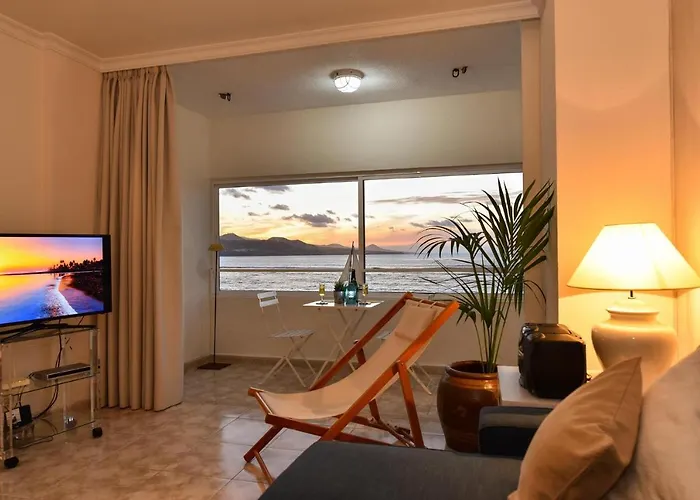 Апартаменти Canteras Seafront By Villagrancanaria